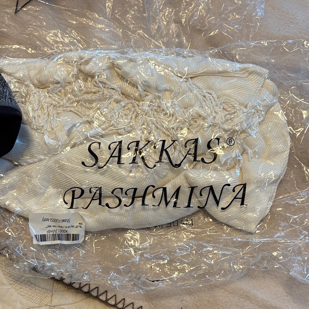 Sakkas Elegant Cream Pashmina